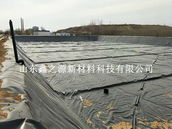 油田防滲膜鋪設(shè)技巧：高效、環(huán)保的鋪設(shè)新策略
